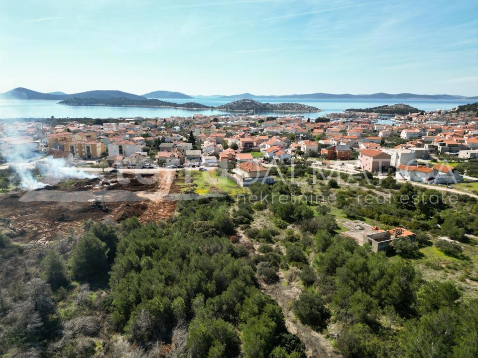 TRIBUNJ