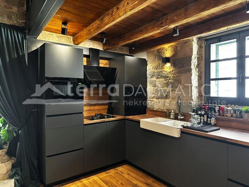 KAŠTEL STARI