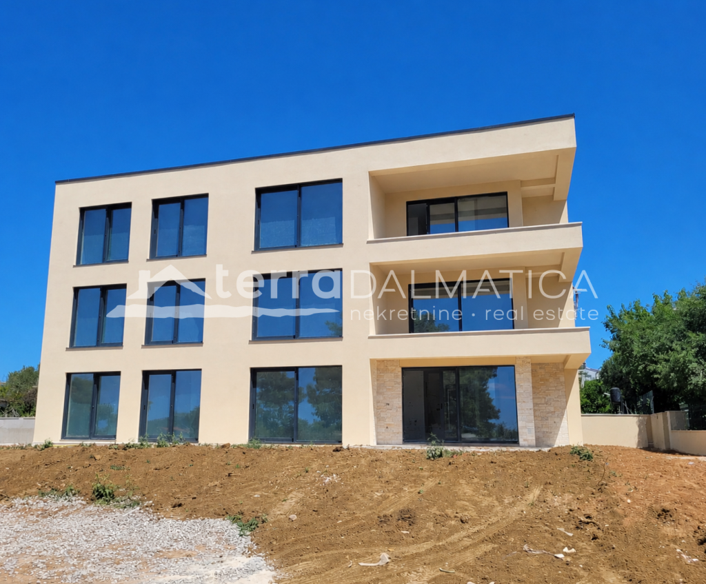 Apartment in Vodice - new building with garden, 80 m from the sea