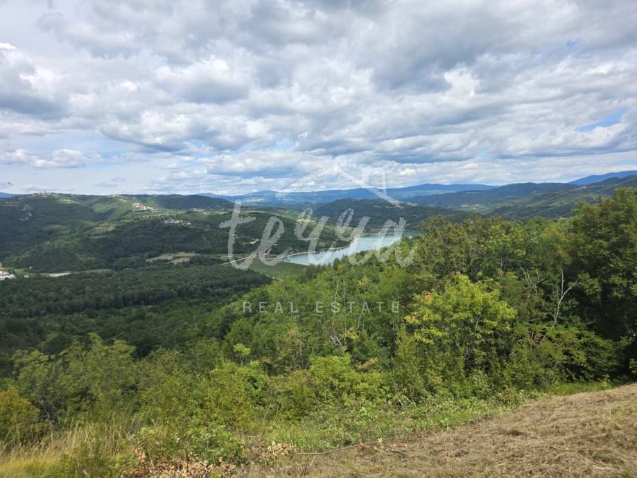 Terreno PAZIN, 330.000 €