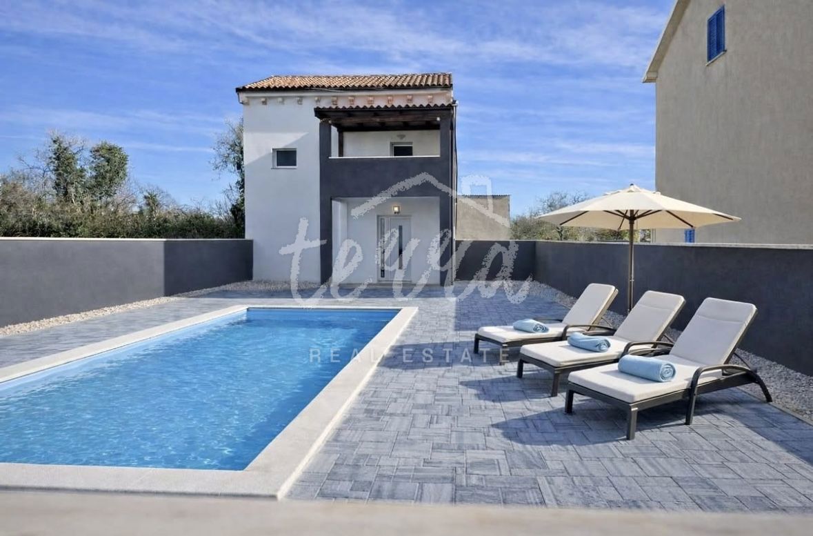 Дом ŽMINJ, 275.000 €