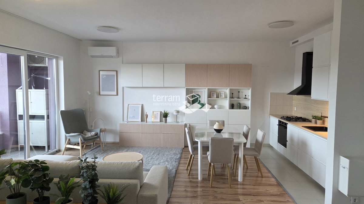 Istria, Pula, Center, apartment 89.81m2, 2 bedrooms + dining room, first floor, elevator, #for sale