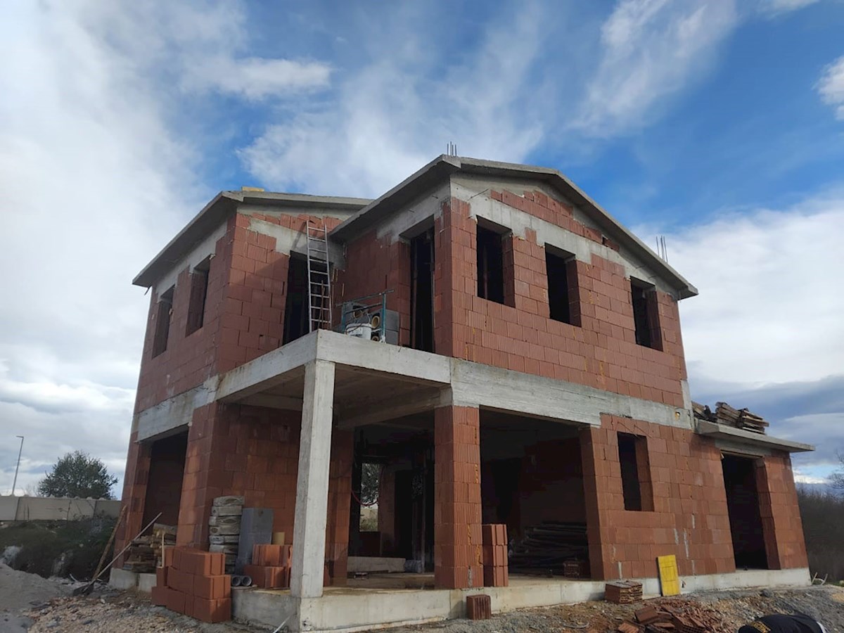 Casa TINJAN, 385.000 €