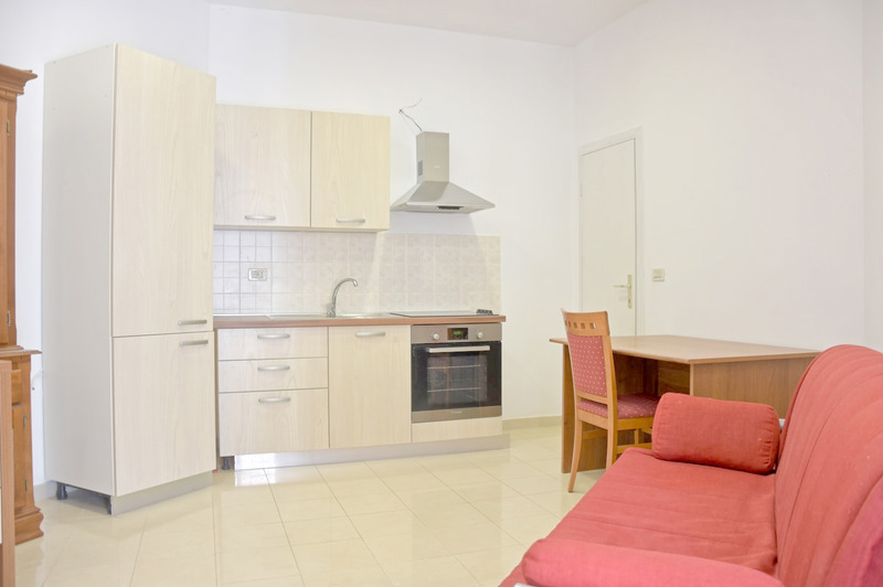 Locale commerciale POREČ, 750 €