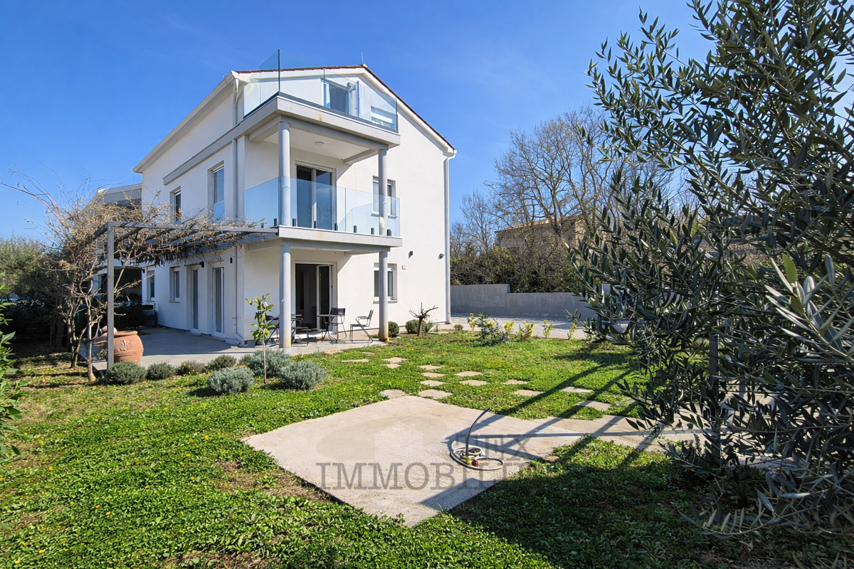 Дом POREČ, 450.000 €