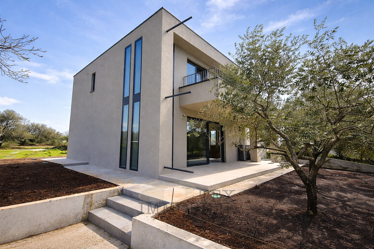 House with swimming pool near Poreč, 167 m2