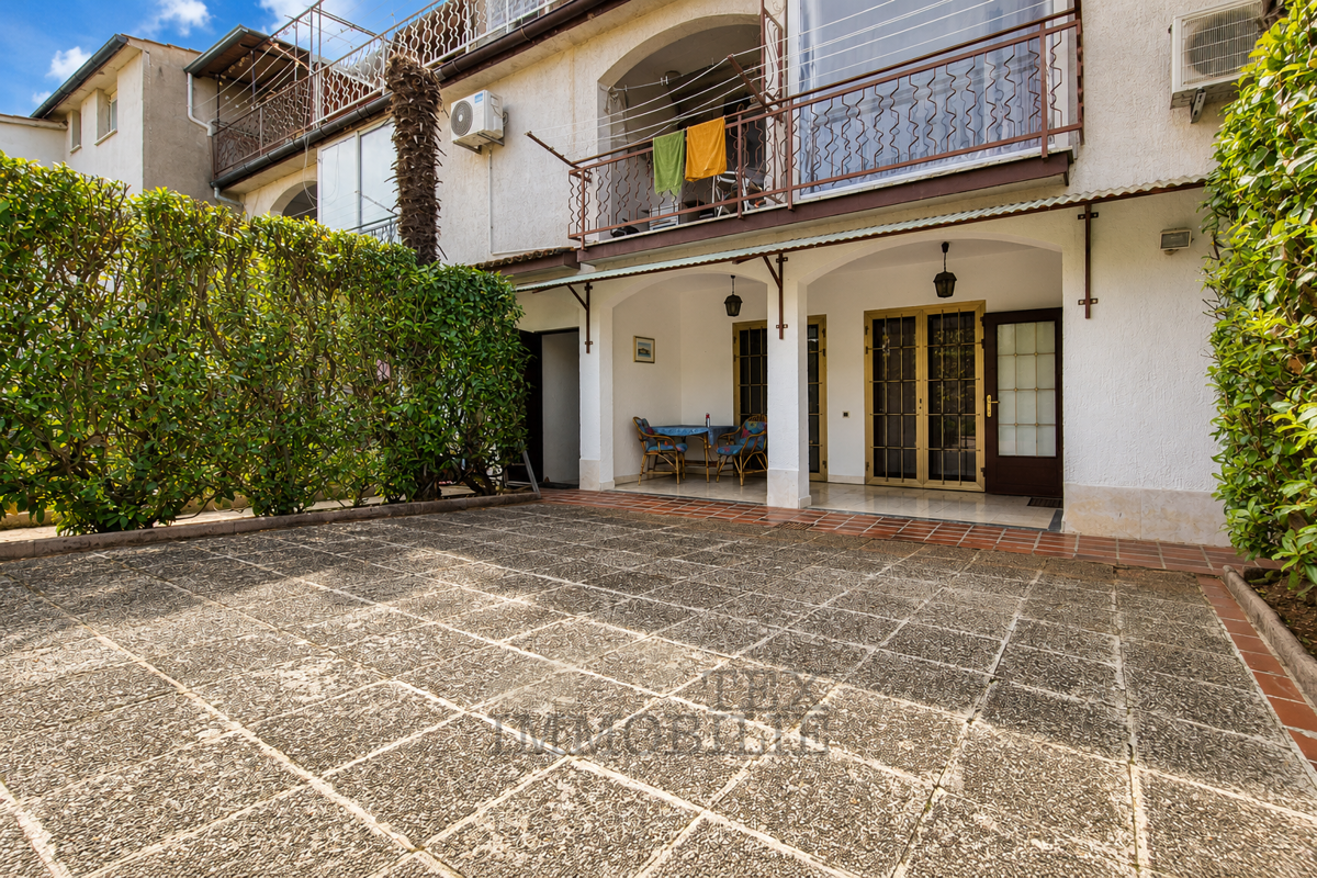 ISTRA, Poreč – Prostorno stanovanje 300 m od morja in centra mesta