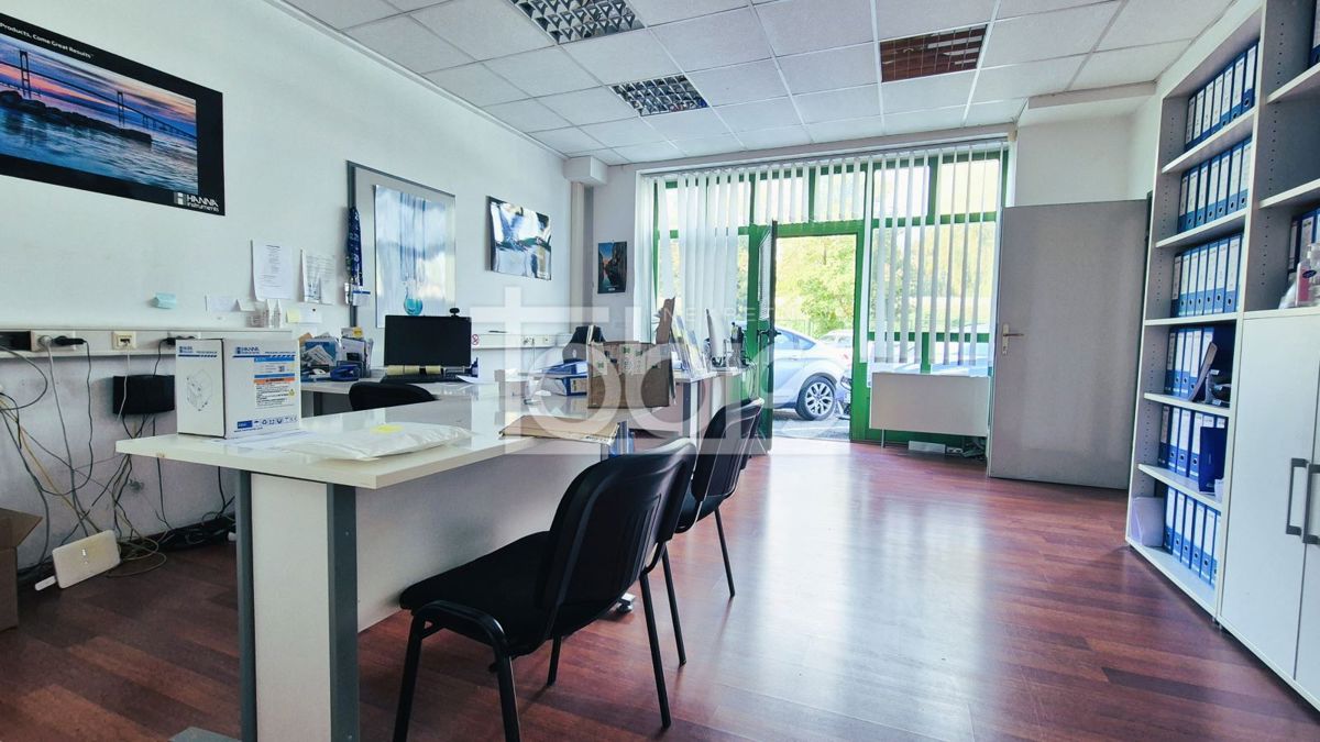 Locale commerciale ZAGREB, 850 €