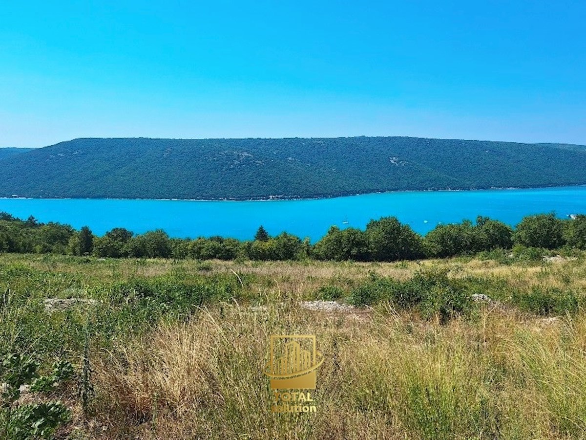 Terreno RAŠA, 1.476.110 €
