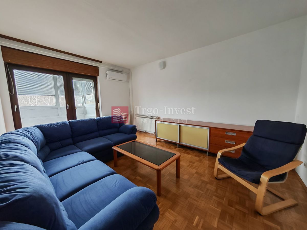 Appartamento SLAVONSKI BROD, 500 €