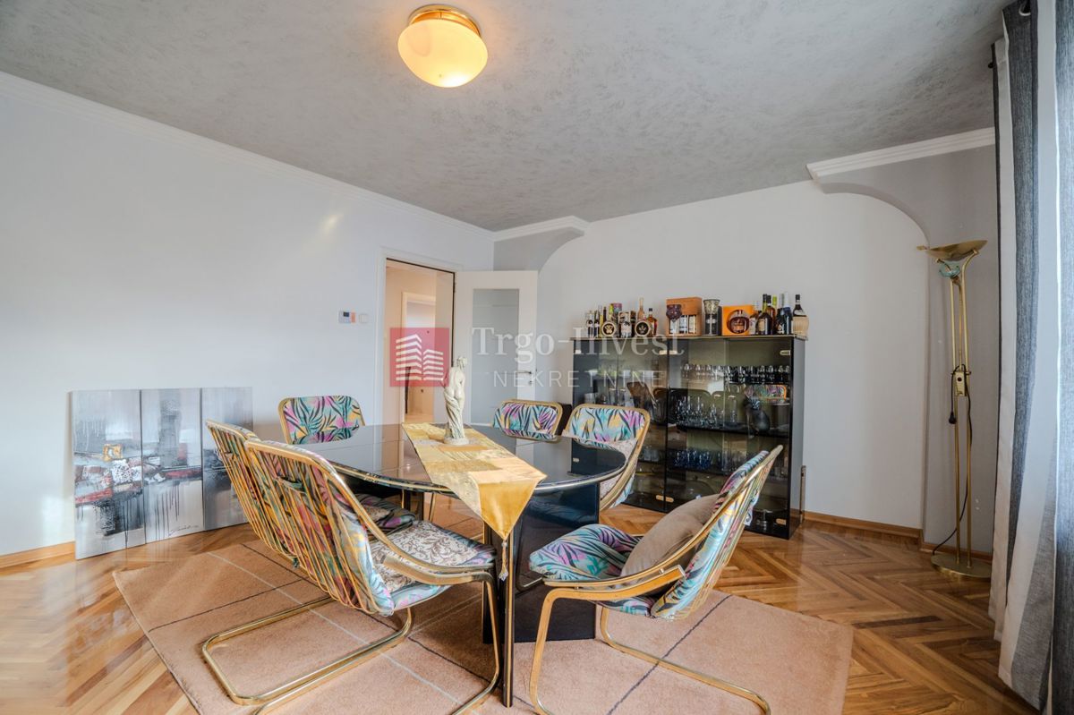 V. KLAIĆA uređena katnica 140 m2+podrum, dvor.zgrada, garaža. – 2