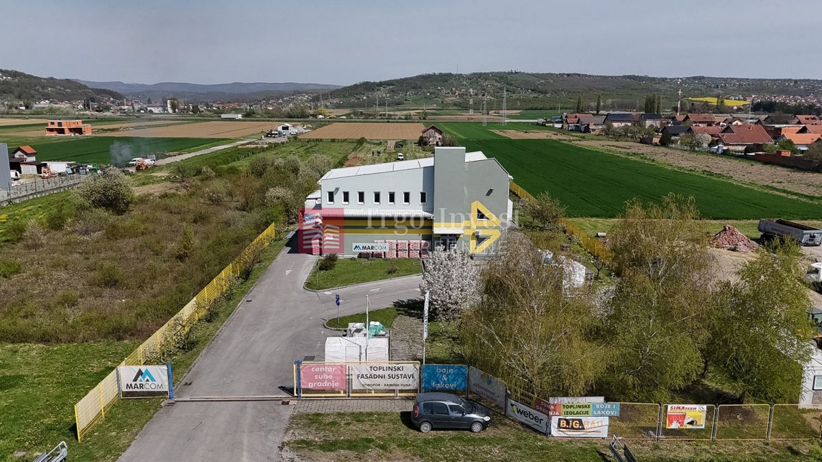 Locale commerciale SLAVONSKI BROD, 750.000 €