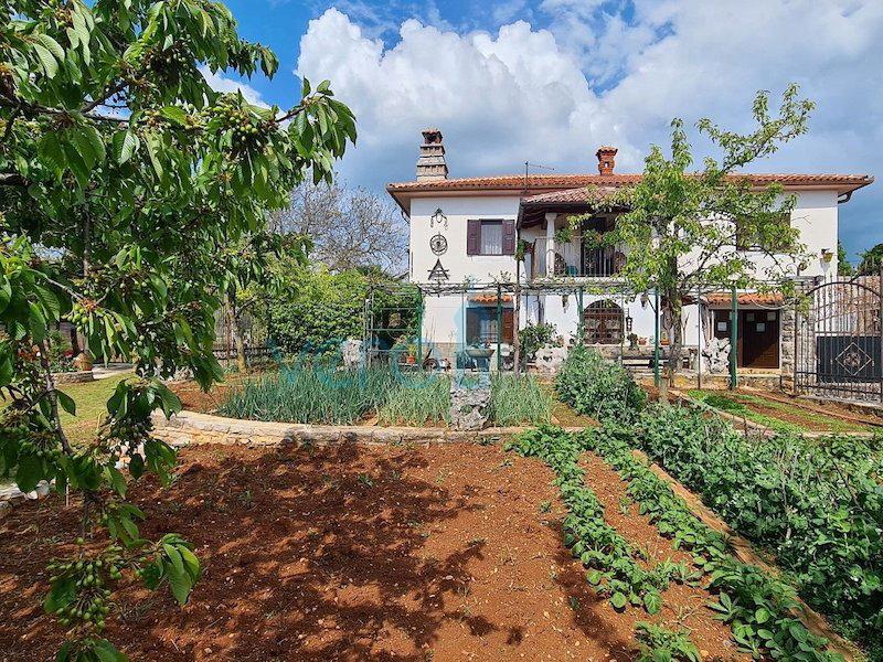 Дом OPRTALJ, 380.000 €