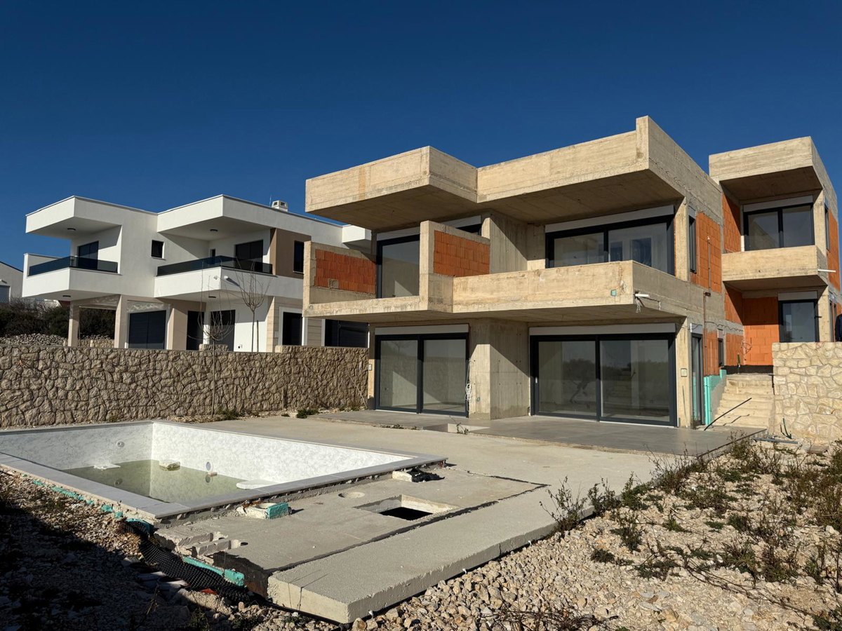 Дом NOVALJA, 870.000 €