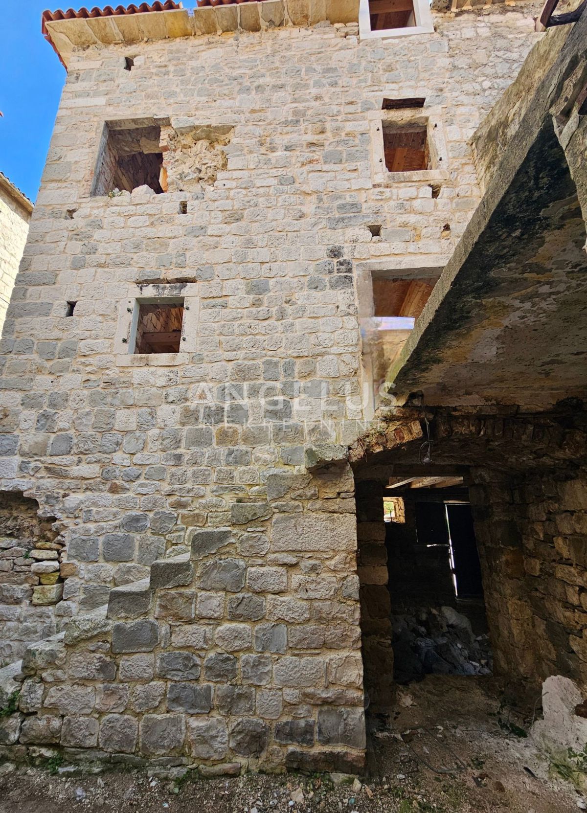 KAŠTEL STARI