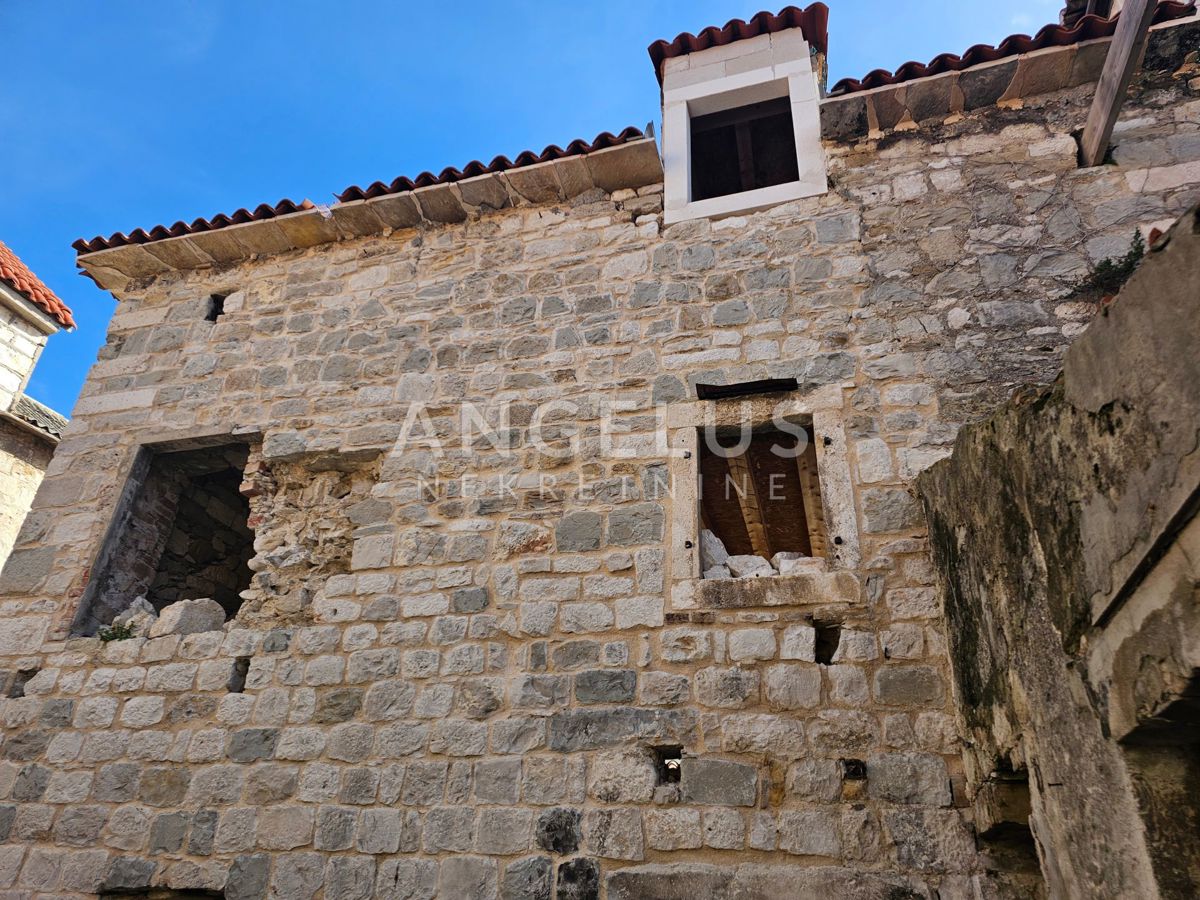 KAŠTEL STARI
