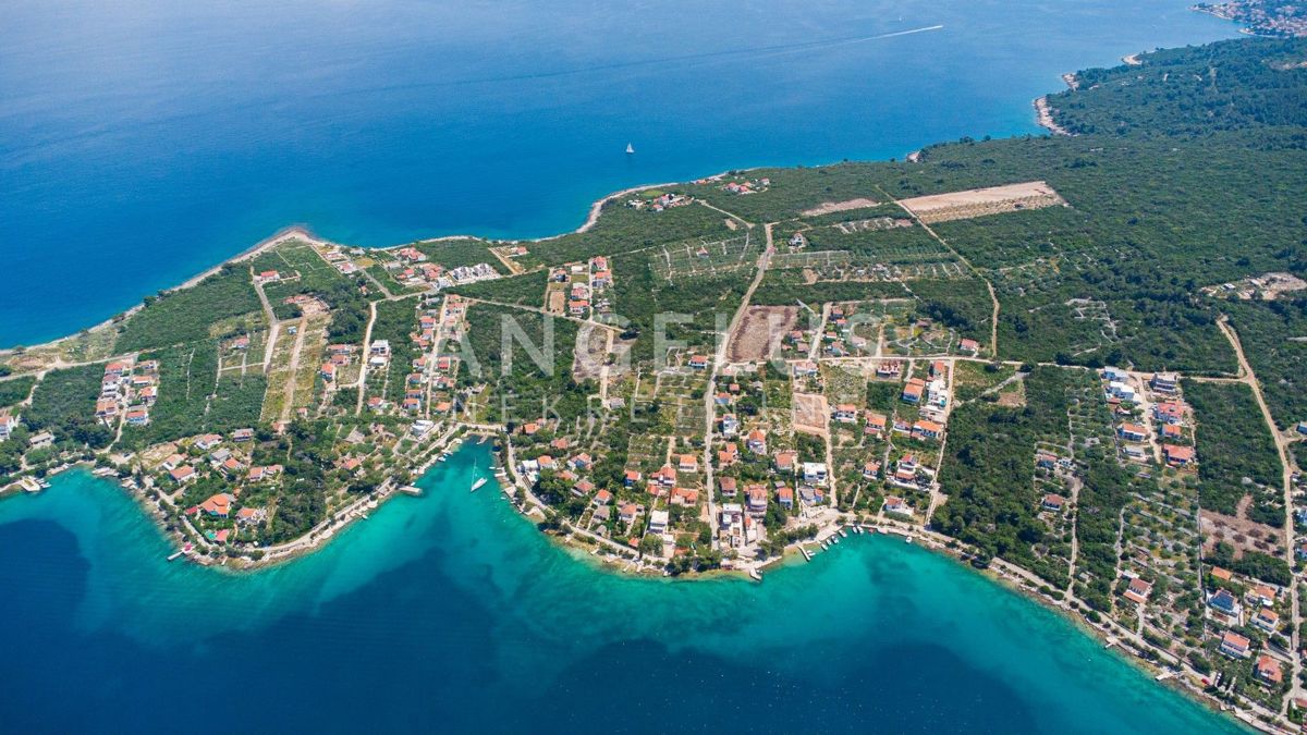 NEČUJAM