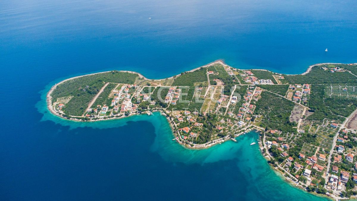 NEČUJAM