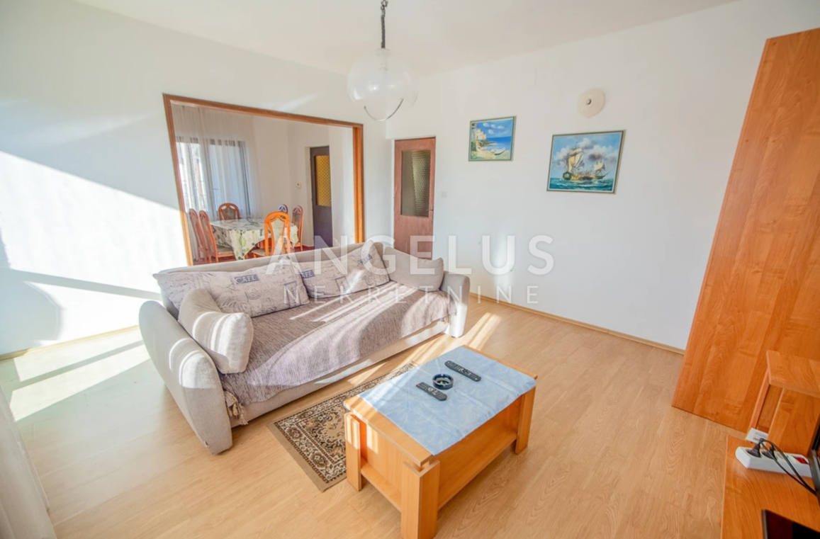 Appartamento MEDULIN, 1.100 €