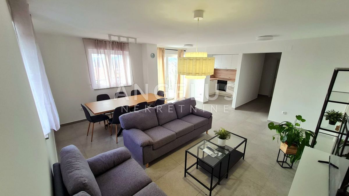 Appartamento BAKAR, 350 €