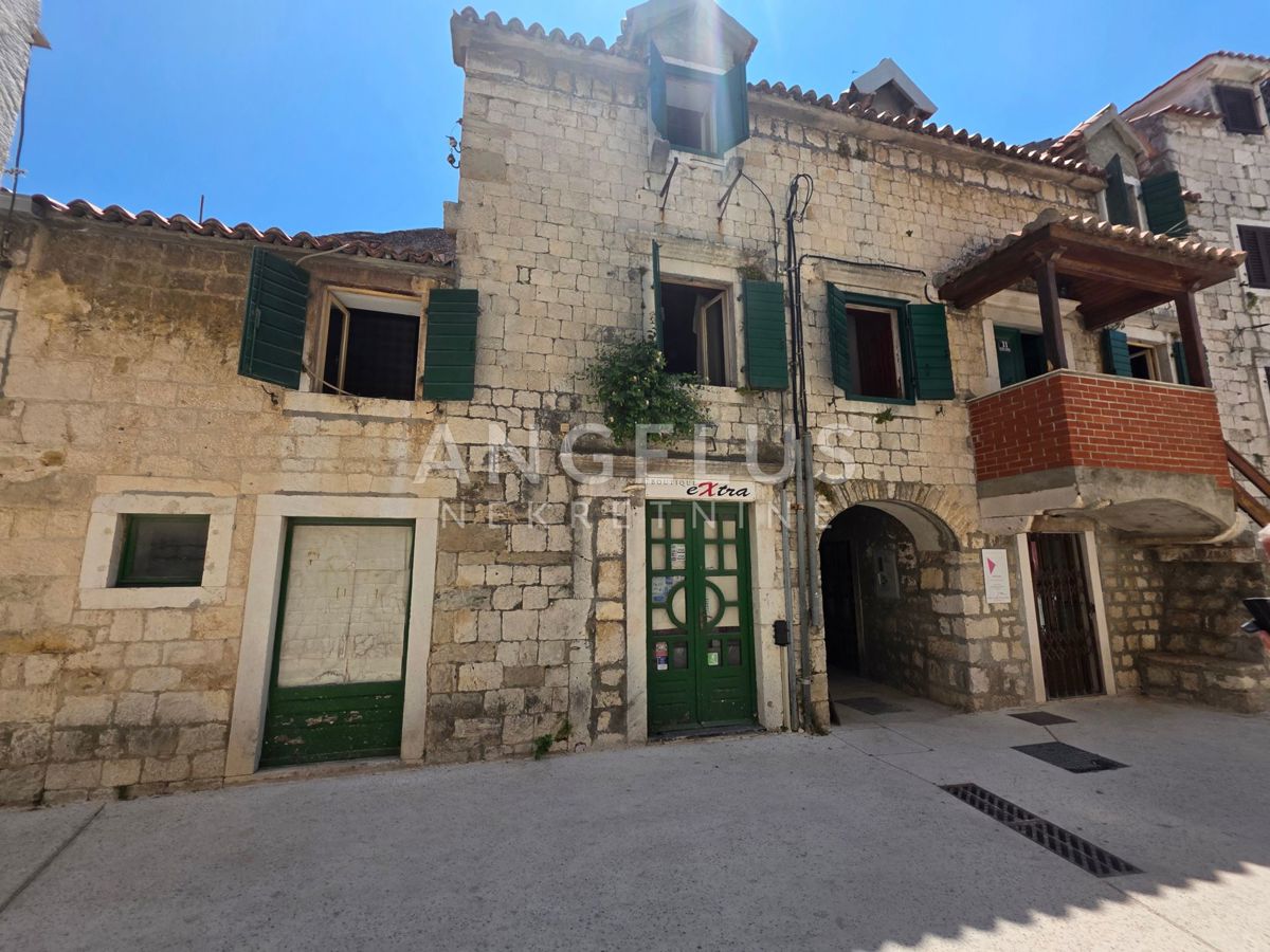 KAŠTEL STARI