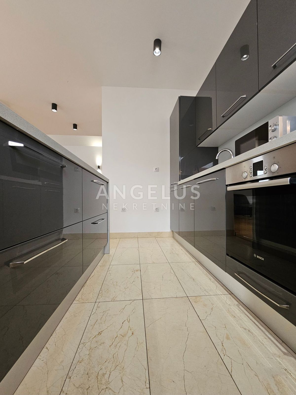 Appartamento PODSTRANA, 590.000 €