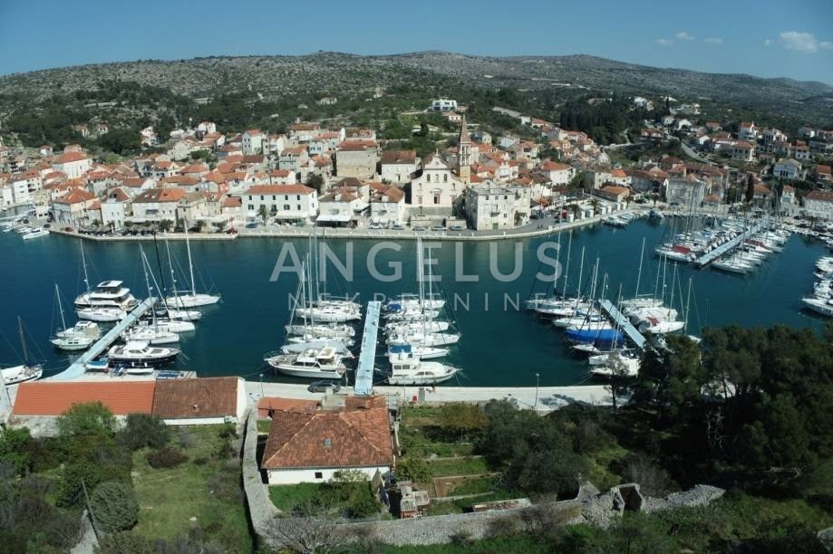 Участок BRAČ, 295.000 €