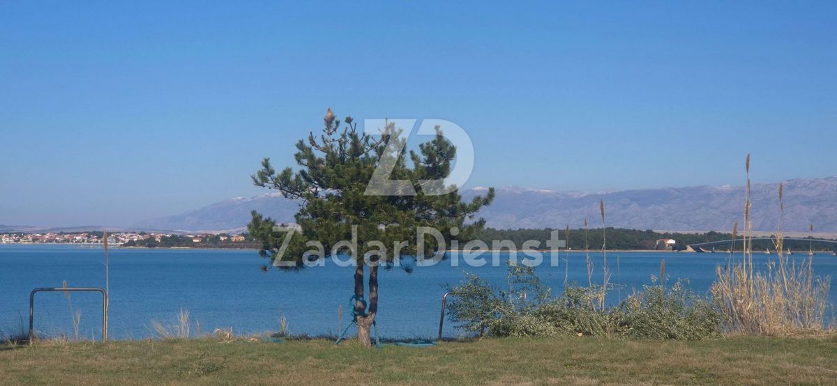 Terreno PRIVLAKA, 480.000 €