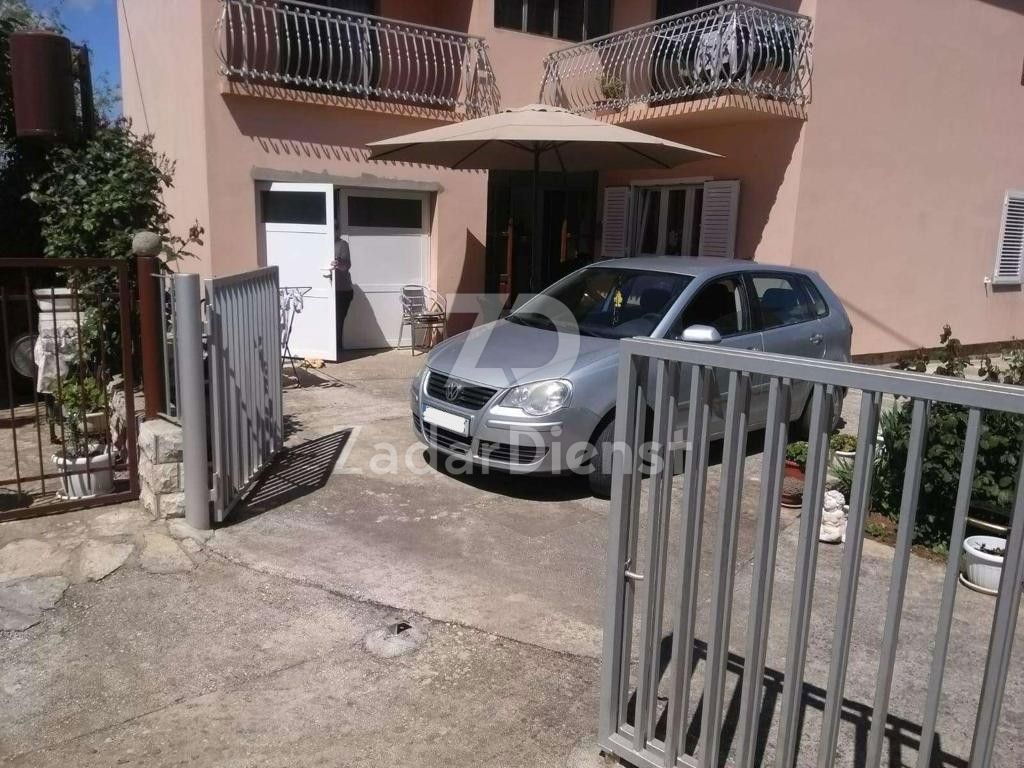 Kuća sa velikim potencijalom, 200 m od mora u Sukošanu – 2