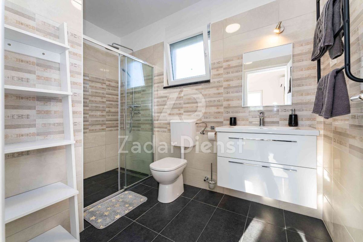 Moderna vila sa bazenom u predivnom dijelu Privlake – 3