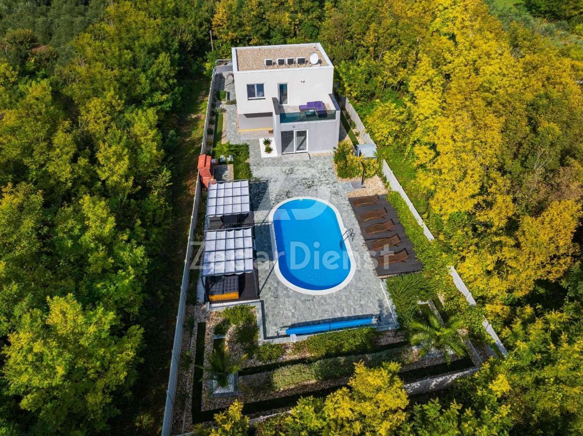 Moderna vila sa bazenom u predivnom dijelu Privlake – 2
