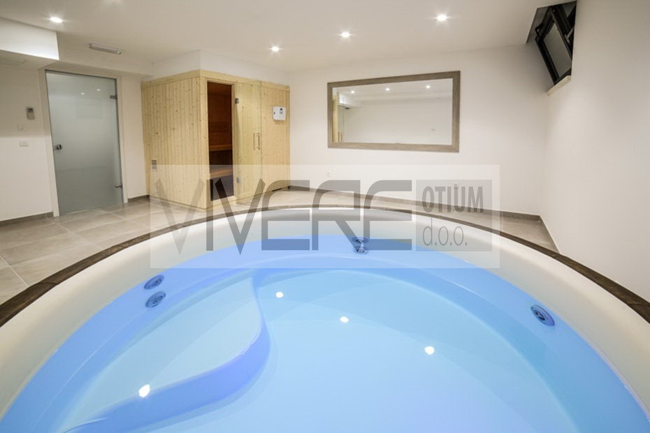Jacuzzi