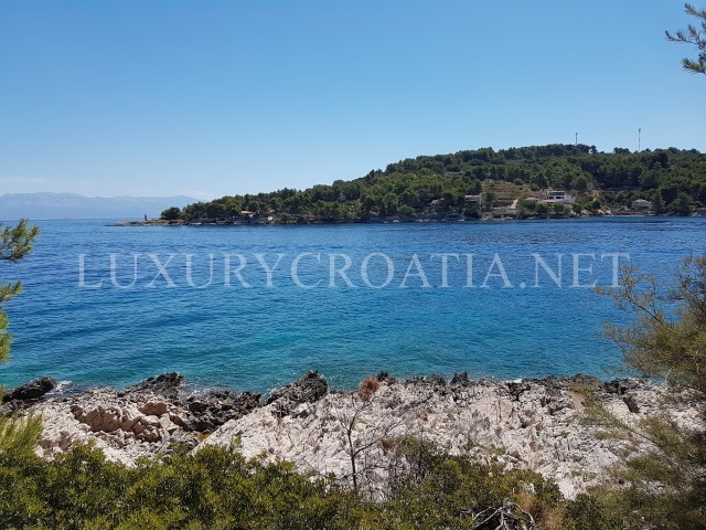 NEČUJAM