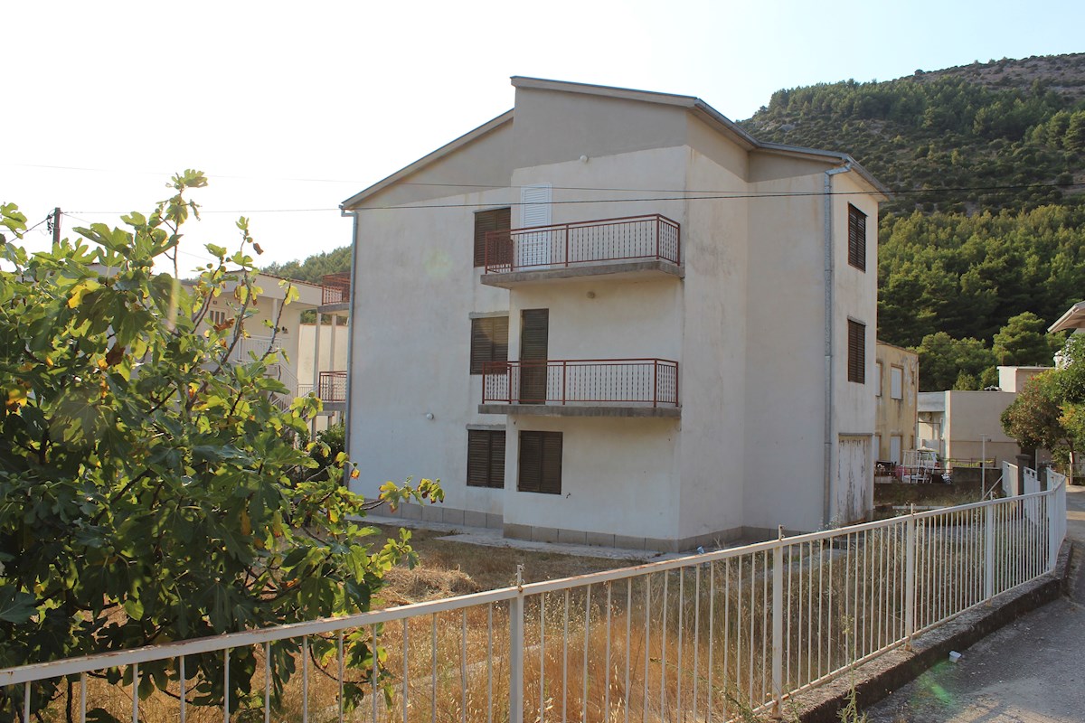 ZAOSTROG